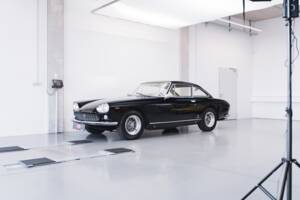 Image 98/100 of Ferrari 330 GT 2+2 (1965)