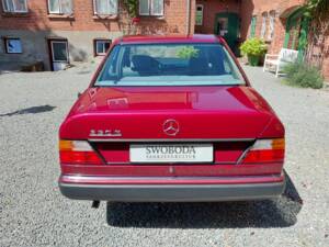 Image 4/15 of Mercedes-Benz 230 E (1990)