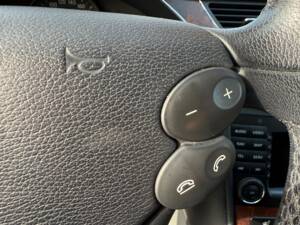 Bild 37/51 von Mercedes-Benz CLS 350 (2005)