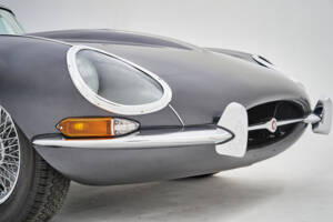 Image 33/97 of Jaguar Type E 4.2 (1966)