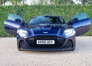 Immagine 23/50 di Aston Martin DBS Superleggera (2018)