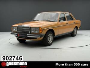 Immagine 1/15 di Mercedes-Benz 300 D (1977)