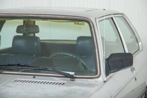 Bild 23/50 von BMW 320i (1981)