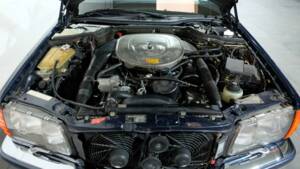 Afbeelding 29/32 van Mercedes-Benz 560 SEL (1990)