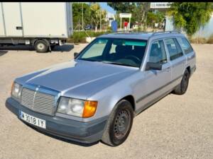 Image 1/23 de Mercedes-Benz 300 TD (1987)