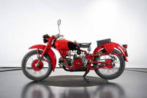 Immagine 1/50 di Moto Guzzi Falcone Turismo (1960)