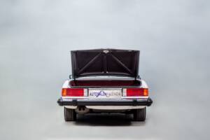 Image 47/48 of Mercedes-Benz 560 SL (1988)