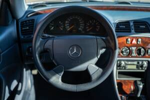 Bild 33/58 von Mercedes-Benz CLK 320 (1999)
