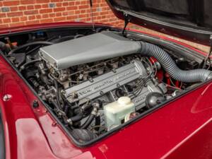 Image 5/75 de Aston Martin V8 Vantage (1985)