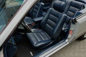 Image 17/69 of Mercedes-Benz E 320 (1994)