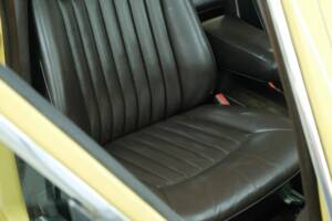 Bild 27/50 von Mercedes-Benz 380 SE (1983)