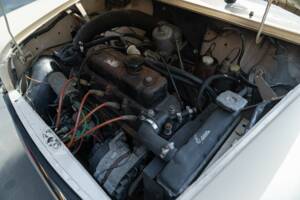 Image 44/47 of Innocenti Mini Cooper 1300 (1974)