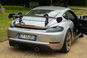 Image 31/100 of Porsche 718 Cayman GT4 RS Weissach (2024)