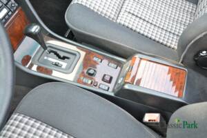 Bild 45/50 von Mercedes-Benz E 200 (1994)