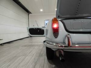 Image 12/15 of Alfa Romeo Giulia 1600 Spider (1963)