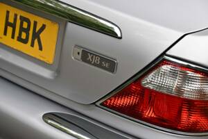 Immagine 26/50 di Jaguar XJ 8 Executive (2002)