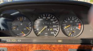 Image 13/29 de Mercedes-Benz 500 SEC (1982)