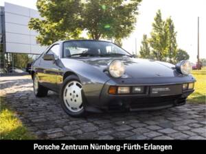 Image 7/46 of Porsche 928 S (1985)