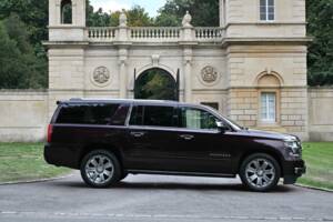 Image 11/50 of Chevrolet Suburban (2017)