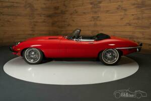 Image 8/19 de Jaguar E-Type (1969)