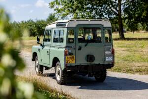 Image 13/50 of Land Rover 88 (1978)