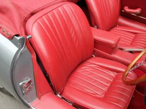 Imagen 10/19 de Jaguar E-Type 4.2 (1967)