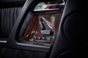 Bild 96/99 von Mercedes-Benz SL 320 (1995)
