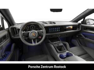 Imagen 11/14 de Porsche Cayenne Coupé Turbo S E-Hybrid (2026)