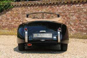 Immagine 6/50 di Jaguar XK 120 DHC (1953)
