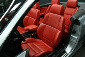 Immagine 15/50 di BMW 328i (1997)