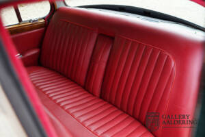 Image 20/50 of Jaguar Mk II 3.4 (1966)