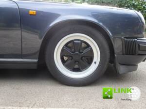 Afbeelding 11/23 van Porsche 911 Carrera 3.2 (WTL) (1988)