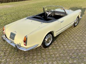 Image 24/33 of Alfa Romeo 2000 Spider (1960)