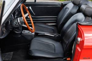 Image 27/44 of Alfa Romeo 1750 Spider Veloce (1969)