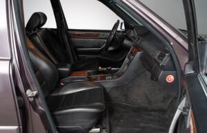 Bild 22/38 von Mercedes-Benz 500 E (1992)