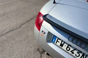 Image 20/25 of Audi TT 3.2 quattro (2004)