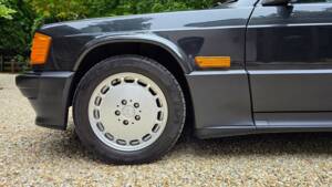 Imagen 43/69 de Mercedes-Benz 190 E 2.3-16 (1985)