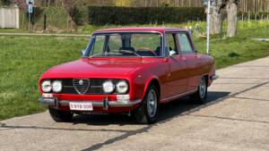 Image 1/19 of Alfa Romeo 2000 Berlina (1973)