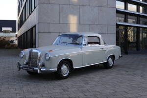 Image 1/41 of Mercedes-Benz 220 SE (1959)