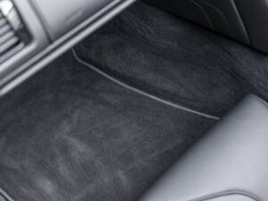 Bild 62/84 von Aston Martin V12 Vantage AMR Roadster (2018)