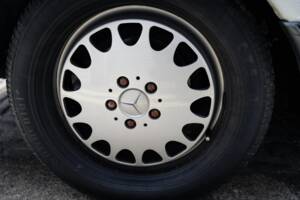 Image 47/50 of Mercedes-Benz 500 SEL (1984)