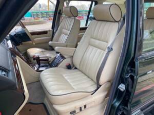 Afbeelding 30/50 van Land Rover Range Rover 4.6 Vogue (2001)