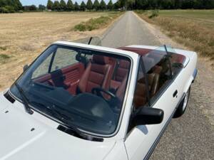 Image 4/8 of BMW 320i (1983)
