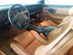 Bild 2/8 von Pontiac Firebird TransAm (1990)