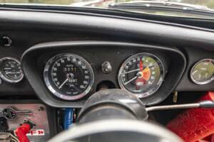 Image 10/10 of MG MGC GT (1969)