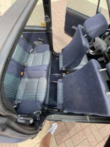 Afbeelding 36/75 van Volkswagen Golf I Cabrio 1.8 (1991)