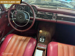 Afbeelding 17/40 van Mercedes-Benz 280 SL (1970)