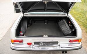 Image 47/50 of Mercedes-Benz 300 SEL 6.3 (1970)