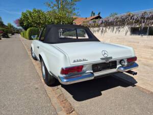 Image 9/62 of Mercedes-Benz 230 SL (1965)