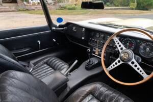 Image 15/40 de Jaguar Type E 4.2 (1966)